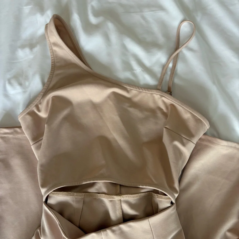 Kittenish Asymmetrical Jumpsuit | size small - Picture 3 of 6